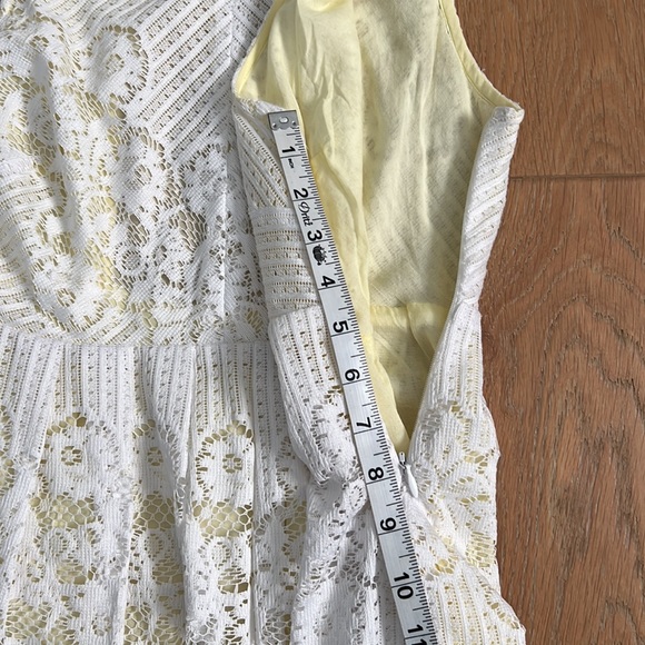 KATE SPADE SATURDAY White Lace Sleeveless Dress with Yellow Lining - Size 6 - Picture 10 of 13